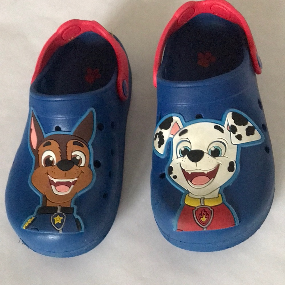 Croc style kids slip on clog. - Picture 1 of 10